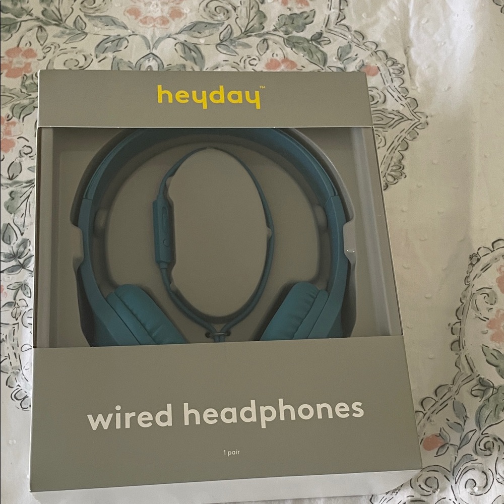 Heyday blue Wired Headphones, brand new with the box never used!